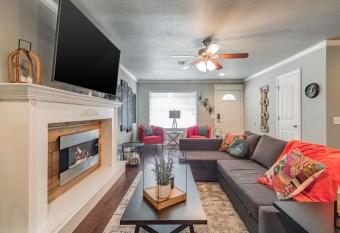 ROYAL LANDING 3BD MTB Friendly has Balcony rooms