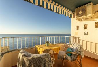 Apartment sea-front has Balcony rooms