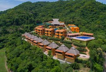 El Coraz  n Golf & Spa Resort Manzanillo allows 18 year olds to book a room