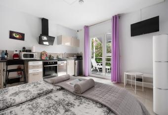 Fantastico 3 - Puerto de la Cruz has Smoking/Balcony rooms