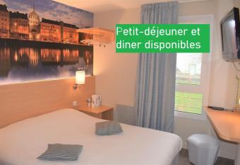 H  tel Inn Design Resto Novo Ch  teaubriant allows 18 year olds to book a room