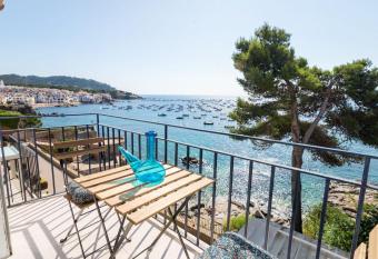 Precioso apartamento en primera l  nea de mar en Calella de Palafrugell has Balcony rooms