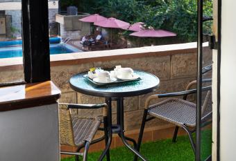 Delight Mainstay Homes - Westlands allows 18 year olds to book a room