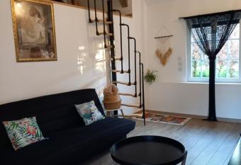 logement ind  pendant has Balcony rooms