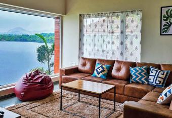 Bloomingdales has Balcony rooms