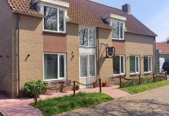 Pension Het Hoefijzer has Balcony rooms