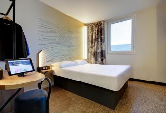 B&B HOTEL Epernay allows 18 year olds to book a room