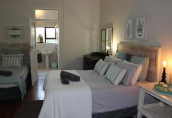 Homeleigh has Balcony rooms