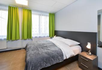 City Yard Inn Hotel allows 18 year olds to book a room