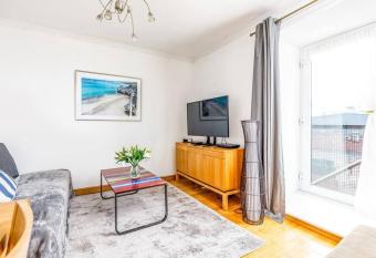 Fresh, modern West End apartment beside Hydro has Balcony rooms