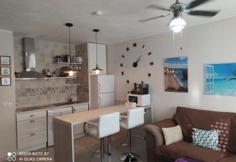 Muy cerca de la playa Gran piscina wifi y Netflix gratis has Balcony rooms