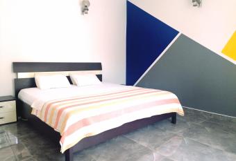 1bedroom apartment in Lapad allows 18 year olds to book a room