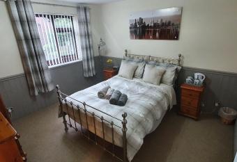 Double room near Telford Town centre allows 18 year olds to book a room