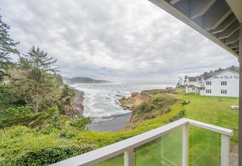 Admiral 3 has Balcony rooms