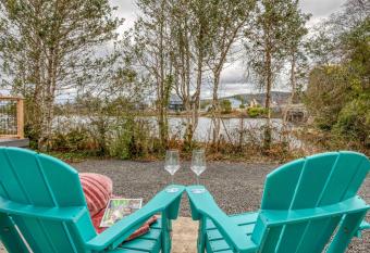 Hideaway in Seaside has Balcony rooms