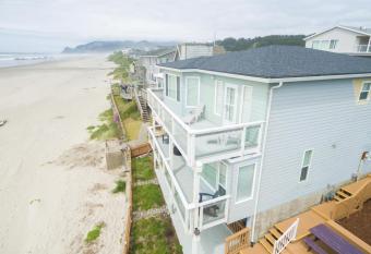 Inlet Beach House has Balcony rooms