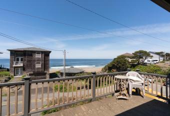 Neptune Beach has Balcony rooms