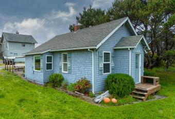 Serenity Cottage has Balcony rooms