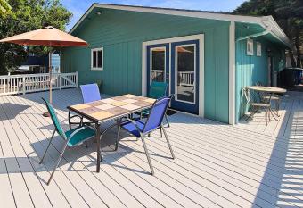 Surfsong has Balcony rooms