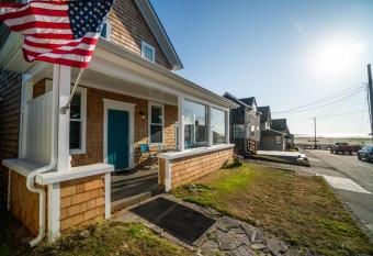 The Duffy House has Balcony rooms