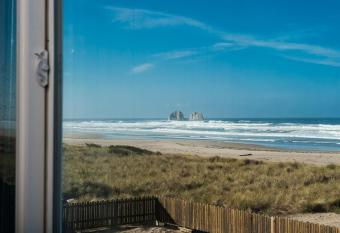 The Hamptons has Balcony rooms