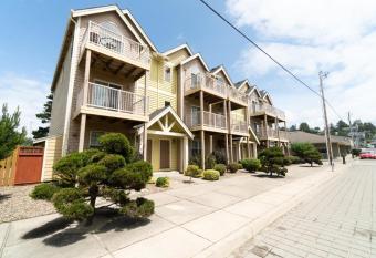 The White Turtle has Balcony rooms