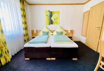 otto - bed & breakfast has Balcony rooms