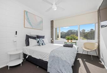Moody s Beach Apartment allows 18 year olds to book a room