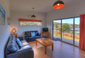 Ocean View Cottages in Dover, Far South Tasmania has Balcony rooms