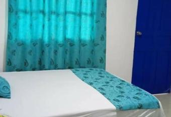 HOTEL MAR AZUL CARTAGENA - sector EL BOSQUE allows 18 year olds to book a room