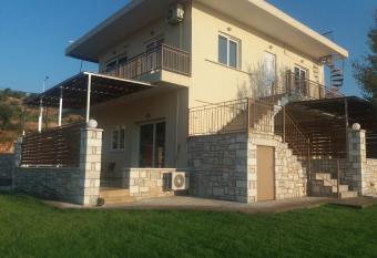 Nereids Apartments-Agavi has Smoking/Balcony rooms