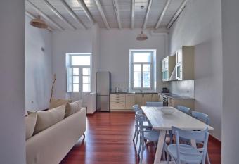 Retreat Paros - The Loft Apartment has Balcony rooms
