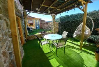 Rinc  n del Viso has Balcony rooms