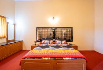 Hotel TamilNadu - Ooty 1 allows 18 year olds to book a room