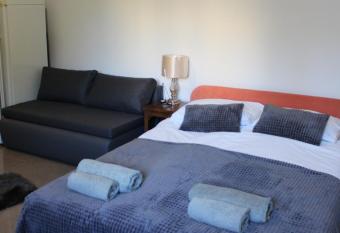 Studio apartman Hinko allows 18 year olds to book a room