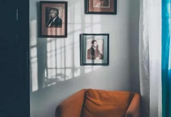 Hostal Mi Rinc  n allows 18 year olds to book a room