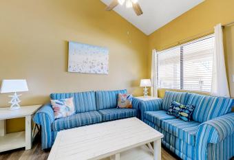 Sand Castles West has Balcony rooms