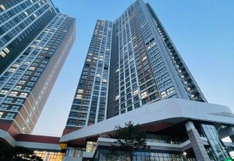 Landmark Songdo Stay allows 18 year olds to book a room
