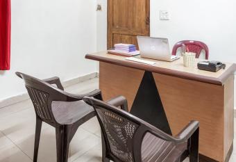 OYO 82214 Gayatri Guest House allows 18 year olds to book a room