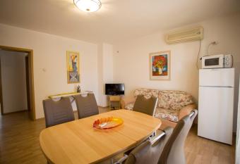 apartment Summer 2sp has Balcony rooms