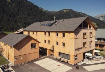 DER*ADLER Apartments has Balcony rooms