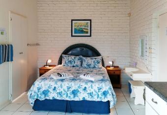 Boathouse Bed and Biscuit - Upper Deck allows 18 year olds to book a room