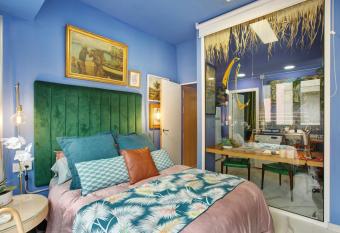 Blue moon has Balcony rooms