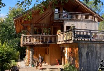 Les deux loups has Balcony rooms