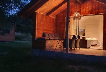 Skogsb  ckens stugby AB has Balcony rooms