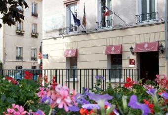 H  tel du Parc has Balcony rooms
