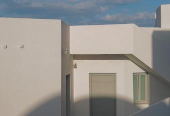 Noir Santorini allows 18 year olds to book a room