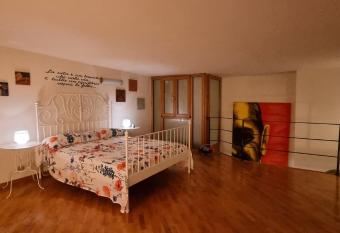 Leonardo Home has Balcony rooms