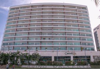 Casa de Coco has rooms with a private hot tub