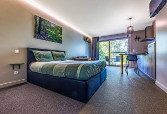 Bleekhoeve allows 18 year olds to book a room